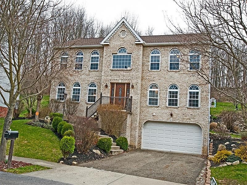 1st image of 105 Windsor Ct