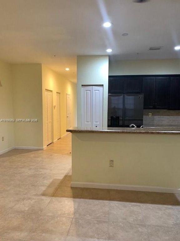 242 SW 7th Ct, photo 9