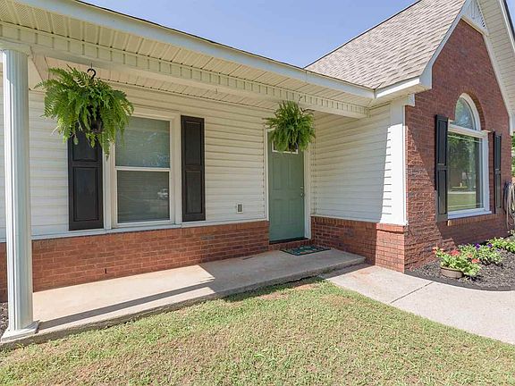 3rd image of 101 Willow Green Dr