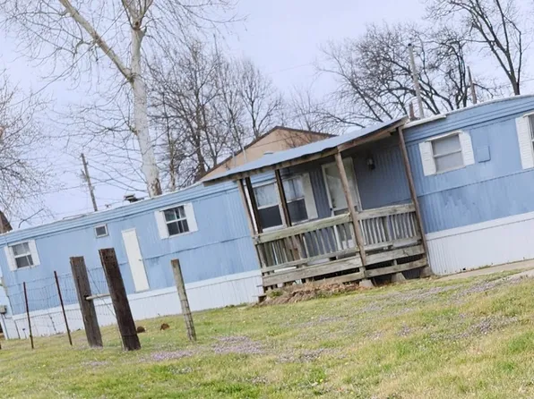 317 E Hale Lake Rd #11, Warrensburg, MO 64093