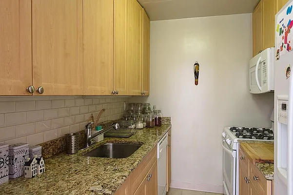 Rented by Corcoran | media 19