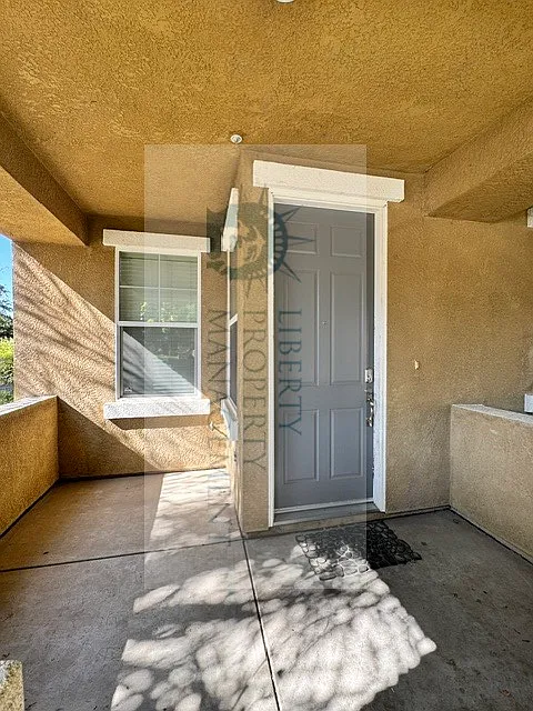 2 bed, 1023 sqft, $1,895 — Photo 2