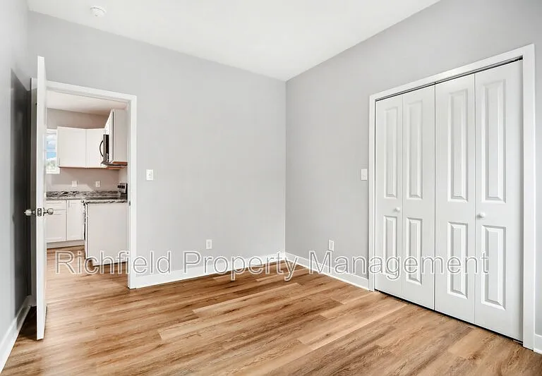 2034A E Maryland St — Photo 25