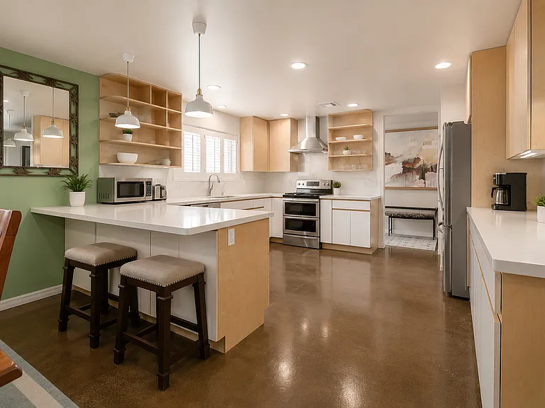 407 E Aepli Dr — Photo 2
