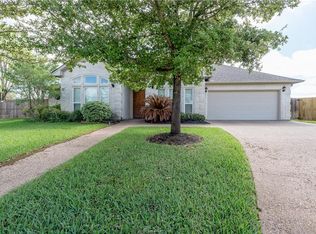 4913 Park Hampton Dr, Bryan, TX 77802