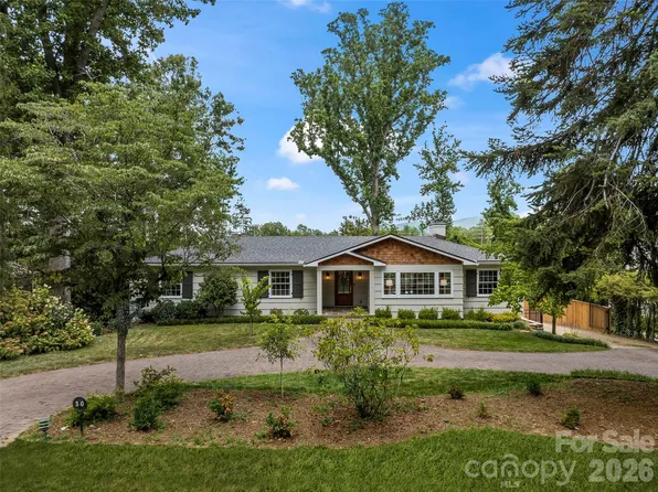 30 White Oak Rd, Asheville, NC 28803