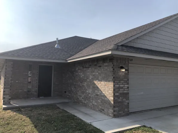 609 N Main St, Cashion, OK 73016