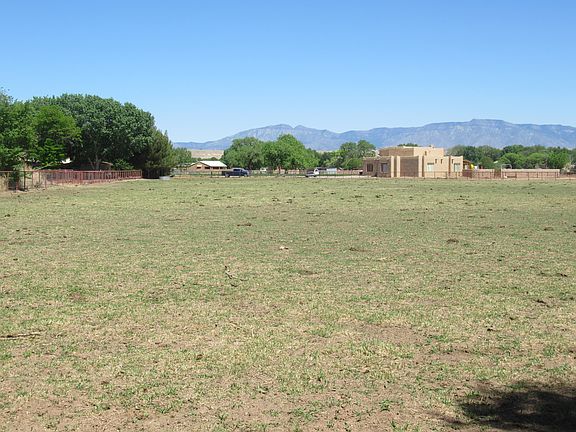 4th image of Off Bronco Ct
