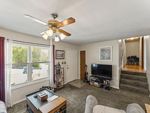 5th image of 1205 Berry Dr