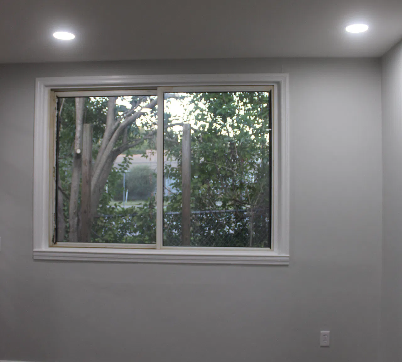 3 bed, 1.5 bath, 831 sqft, $1,600 — Photo 2