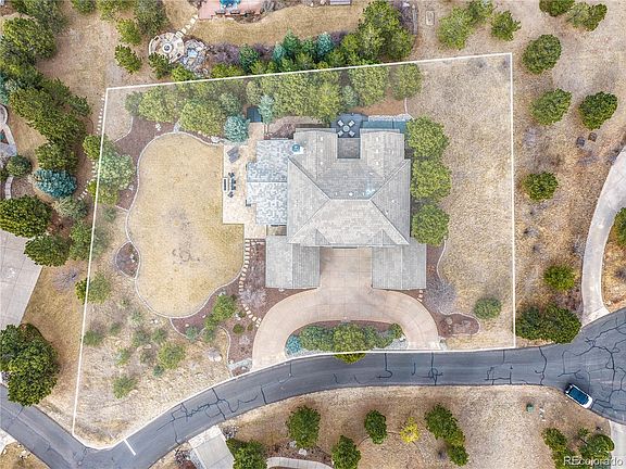 4th image of 6111 Huron Place