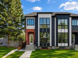 2428 W 27th St SW, Calgary, AB T3E2E9