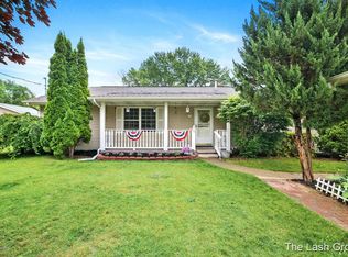 30 N Shaw St, Hesperia, MI 49421