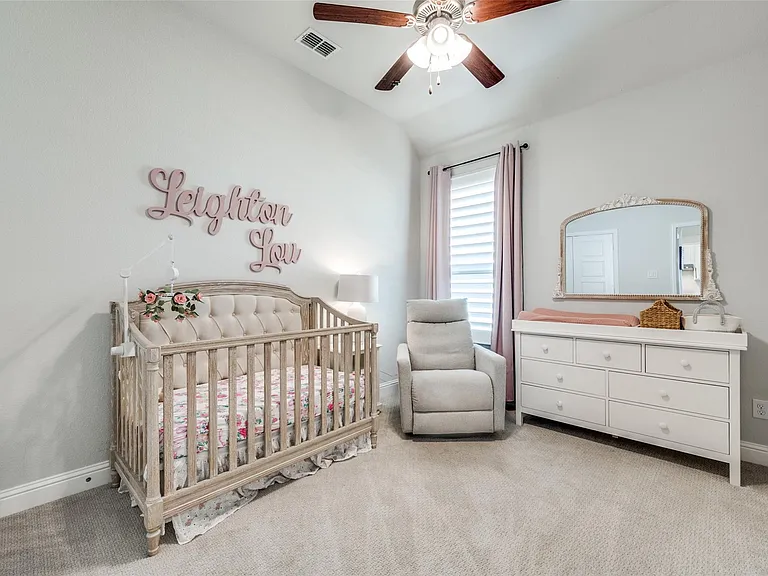 230 Fox Crossing Ln — Photo 14