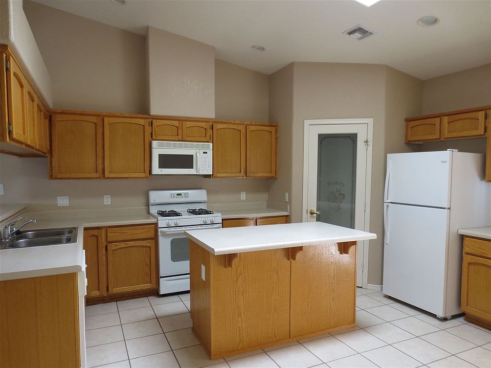 1st image of 10731 E 34th Pl