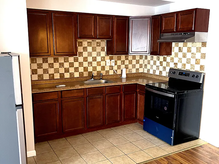 1020 S 52nd St #3 — Photo 5