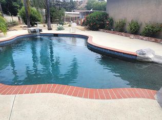 10453 La Tuna Canyon Rd, Sun Valley, CA 91352