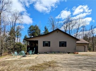 140 Circuit St, Waterford, PA 16441