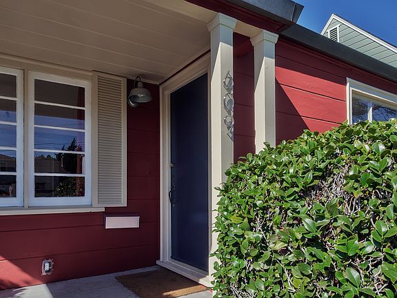 3rd image of 609 Amador St