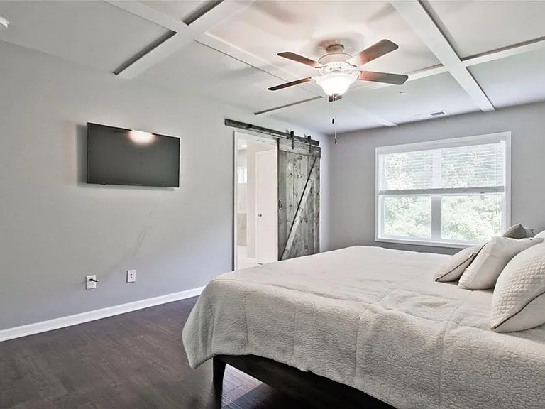 112 Davina Dr — Photo 18