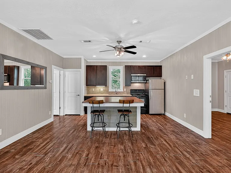 5428 Raymond Stotzer Pkwy — Photo 9