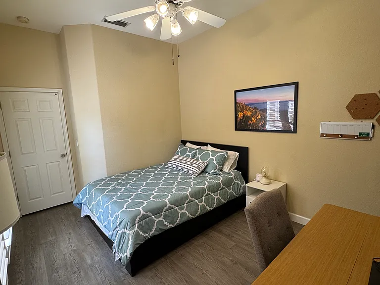 2142 Blackridge Ave — Photo 12