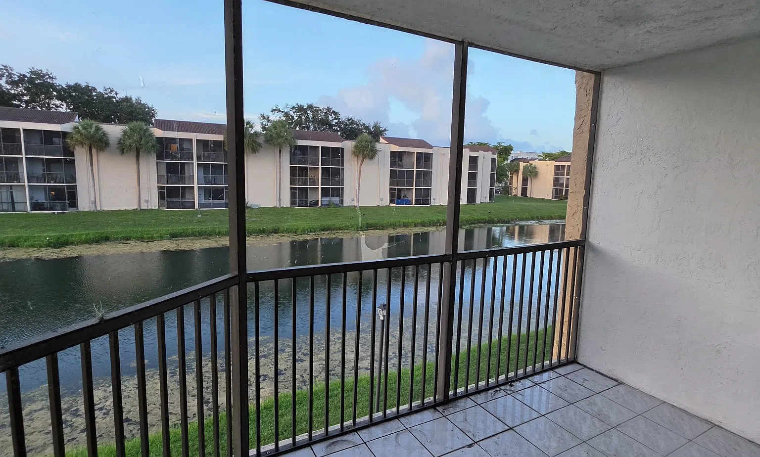 N Sherman Cir, Miramar — Photo 1