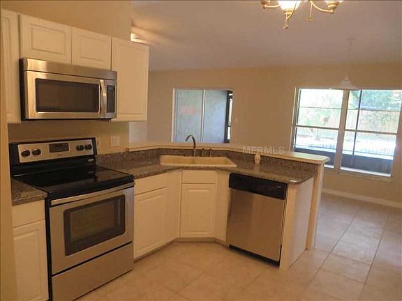 5th image of 9509 Fitzsimmons Dr
