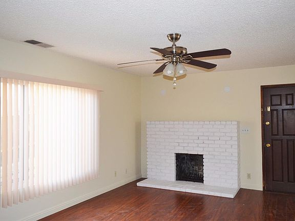 2nd image of 4633 La Crescenta Ave