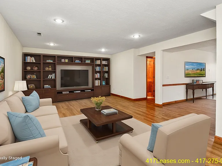 1261 E Lakewood St — Photo 9
