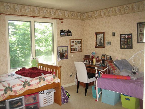 3rd image of 2359 Woodland Trl
