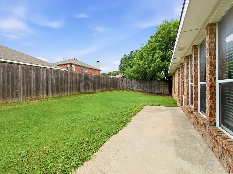 15809 Ducote Dr — Photo 36