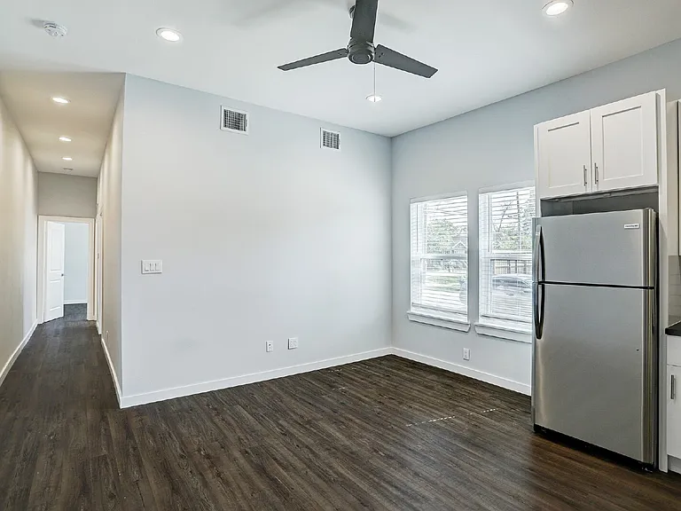 225 N Everton St #4 — Photo 5