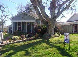 6424 Washington St, Groves, TX 77619