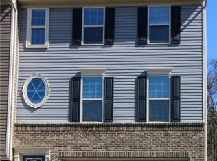 115 Arbor Trail Dr, Mc Kees Rocks, PA 15136