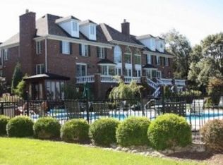 1 Riverside Dr, New Cumberland, WV 26047