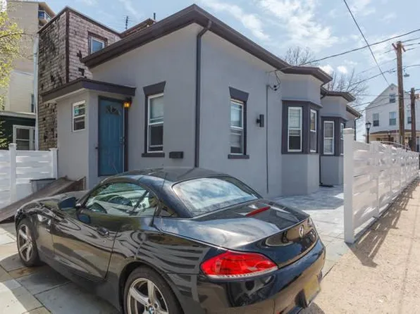 130 18th St, Union City, NJ 07087