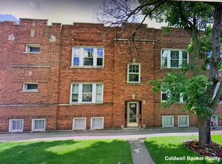 3741 W Roscoe St #1R, Chicago, IL 60618