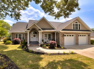 152 Plantation Dr, Manning, SC 29102