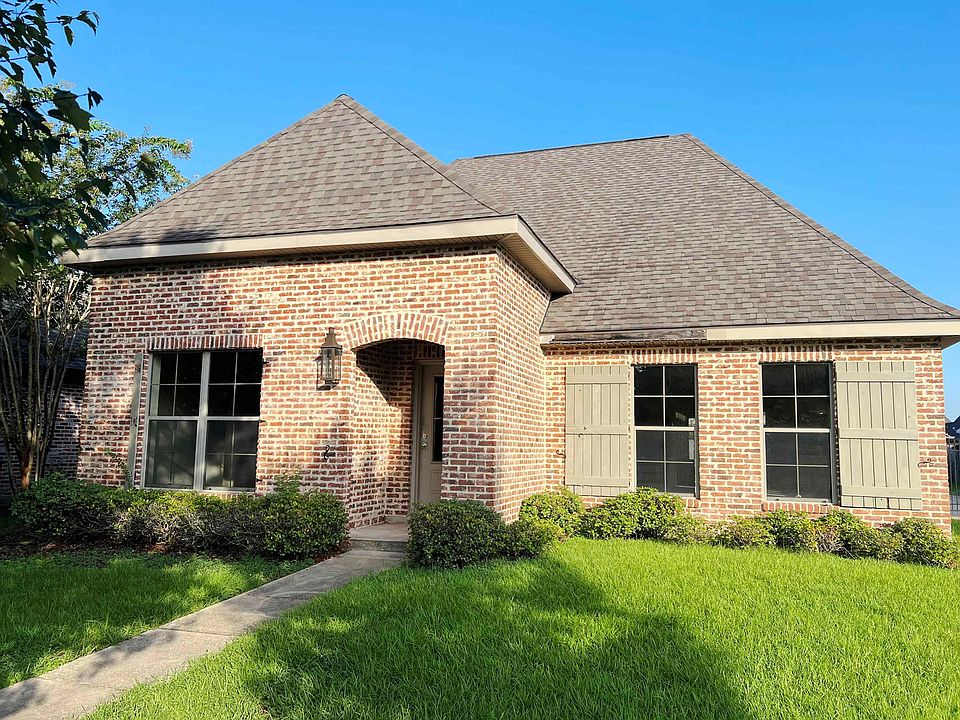 1st image of 328 Shelby Claire Dr