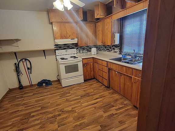 5th image of 205 Court St