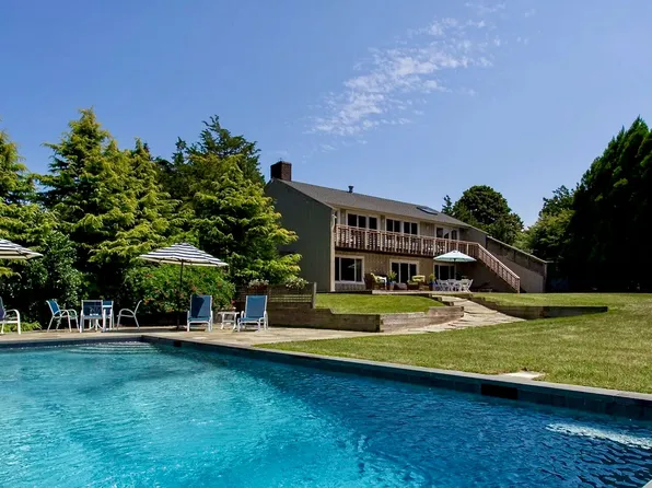 100 S Midway Rd, Shelter Island, NY 11964
