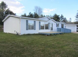 367 Hanson St, Rosholt, WI 54473