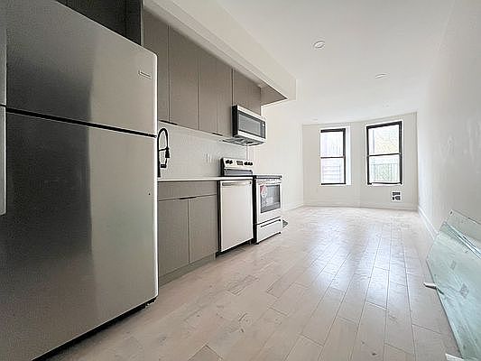 1st image of 2108 Regent Pl #2E