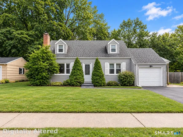 25 White Drive, Hamden, CT 06514