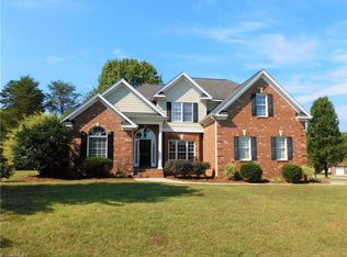 6007 Chalet Dr, Oak Ridge, NC 27310