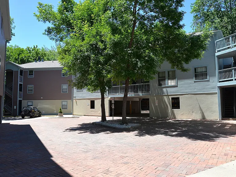 Elder Square — Photo 31