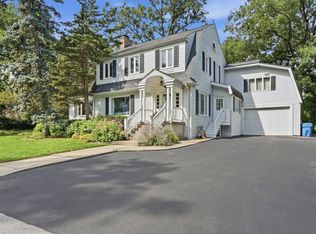 689 Dunbar Ter, Crete, IL 60417