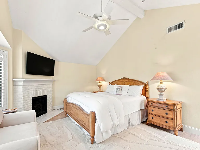 18721 Hatteras St #5 — Photo 15