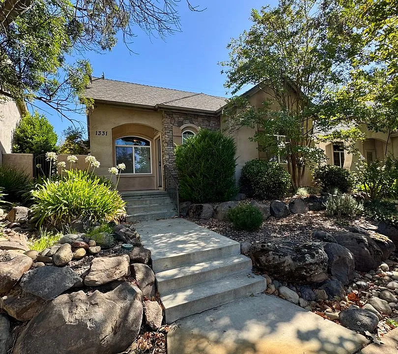 1331 Yosemite Dr